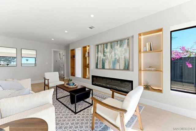 6016 Wenrich Pl, San Diego, CA 92120