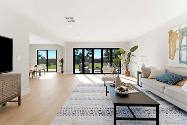 6016 Wenrich Pl, San Diego, CA 92120