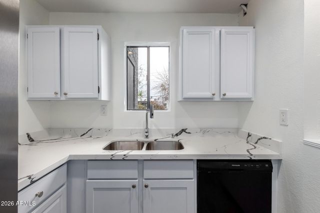 1215 E LEMON Street 208, Tempe, AZ 85281