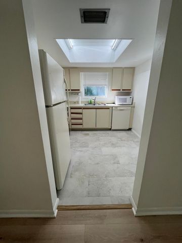 658 NE 6th Court L, Boynton Beach, FL 33435