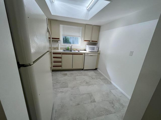 658 NE 6th Court L, Boynton Beach, FL 33435