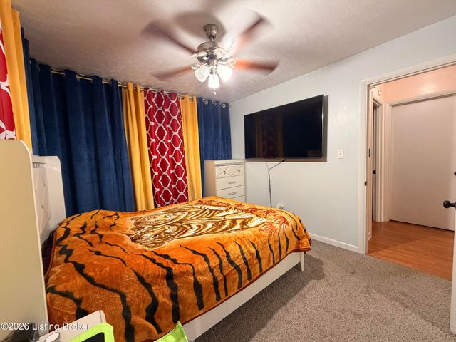 6009 Emmalee Dr, Louisville, KY 40219