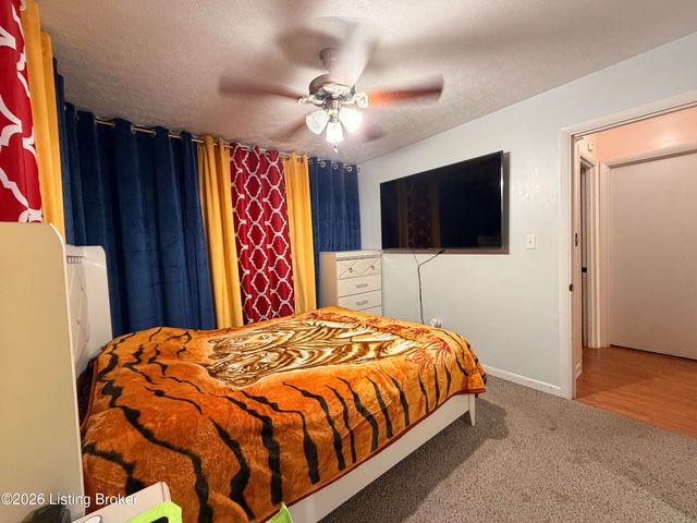 6009 Emmalee Dr, Louisville, KY 40219