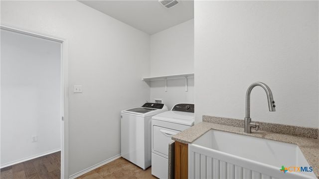 201 Sky Springs Pass, San Marcos, TX 78666