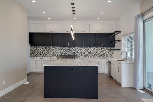 208 N Glengary Drive, Nixa, MO 65714