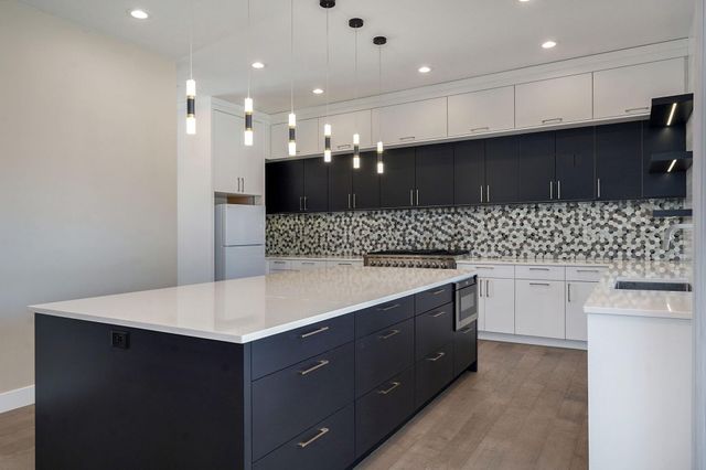 208 N Glengary Drive, Nixa, MO 65714