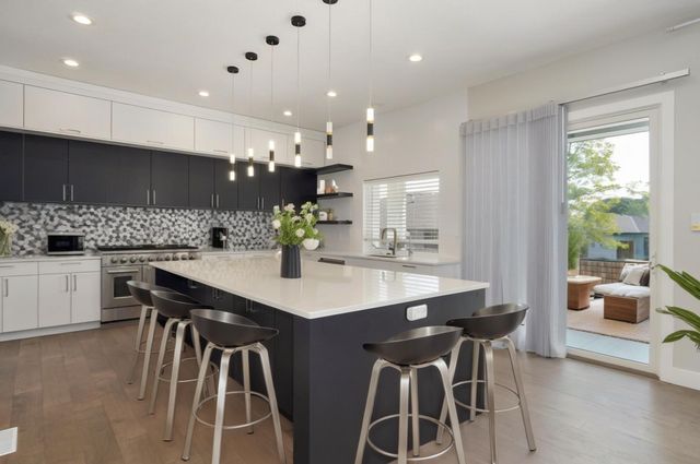 208 N Glengary Drive, Nixa, MO 65714