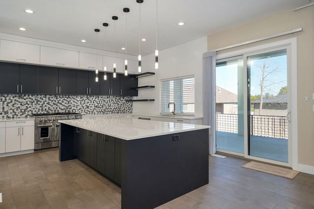 208 N Glengary Drive, Nixa, MO 65714