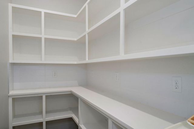 208 N Glengary Drive, Nixa, MO 65714