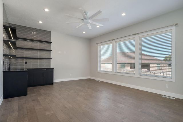 208 N Glengary Drive, Nixa, MO 65714