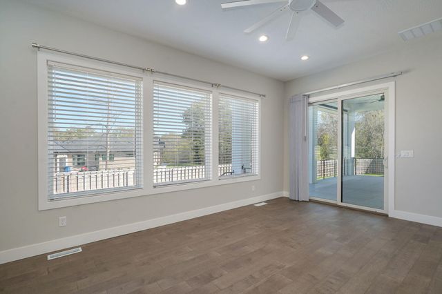 208 N Glengary Drive, Nixa, MO 65714