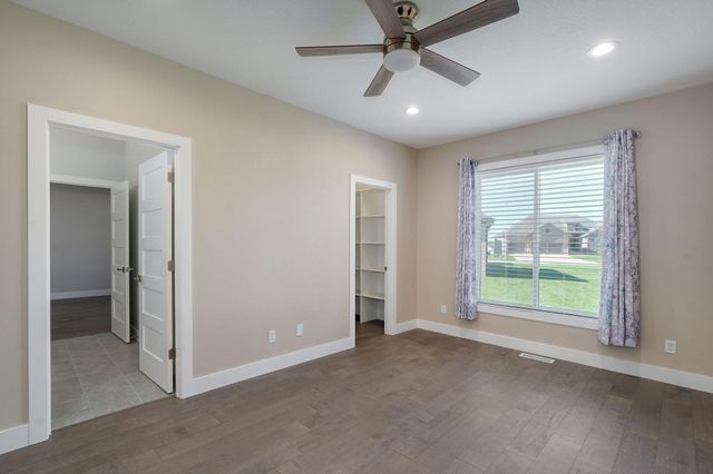 208 N Glengary Drive, Nixa, MO 65714