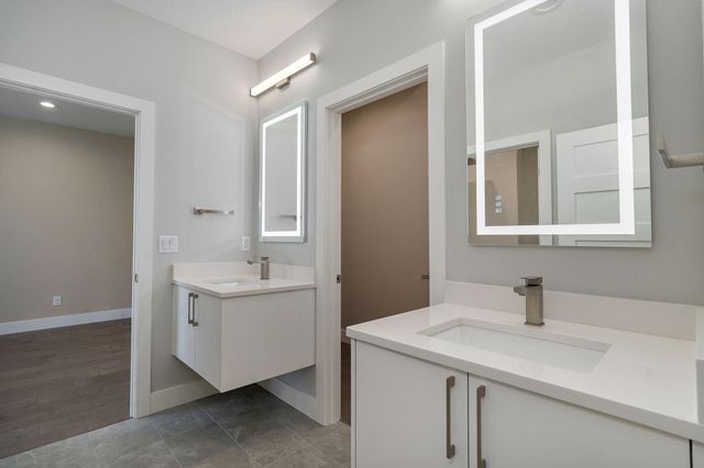 208 N Glengary Drive, Nixa, MO 65714