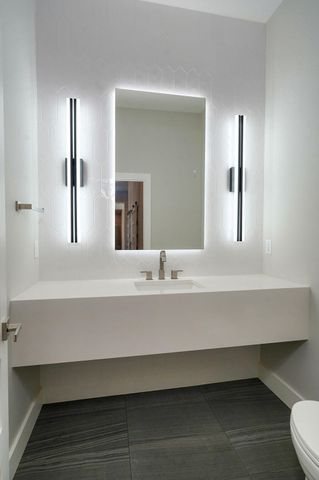 208 N Glengary Drive, Nixa, MO 65714