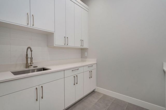 208 N Glengary Drive, Nixa, MO 65714