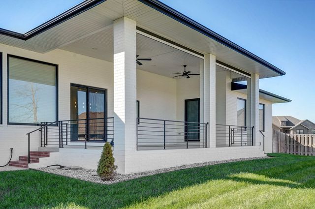 208 N Glengary Drive, Nixa, MO 65714