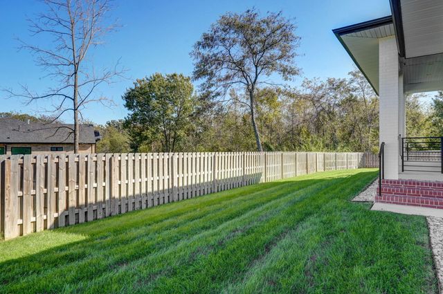 208 N Glengary Drive, Nixa, MO 65714