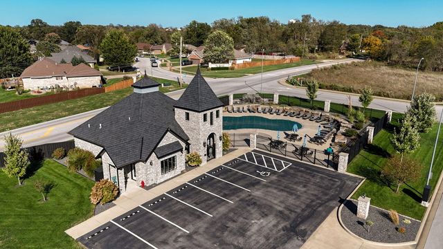 208 N Glengary Drive, Nixa, MO 65714