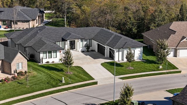 208 N Glengary Drive, Nixa, MO 65714