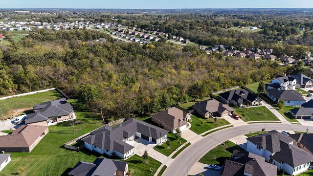 208 N Glengary Drive, Nixa, MO 65714