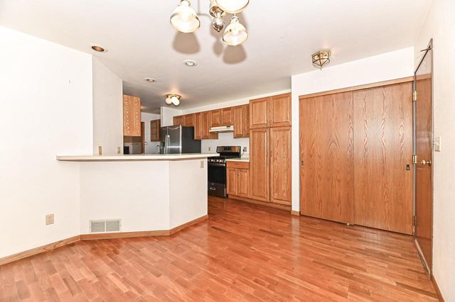 13526 W Fountain COURT, New Berlin, WI 53151