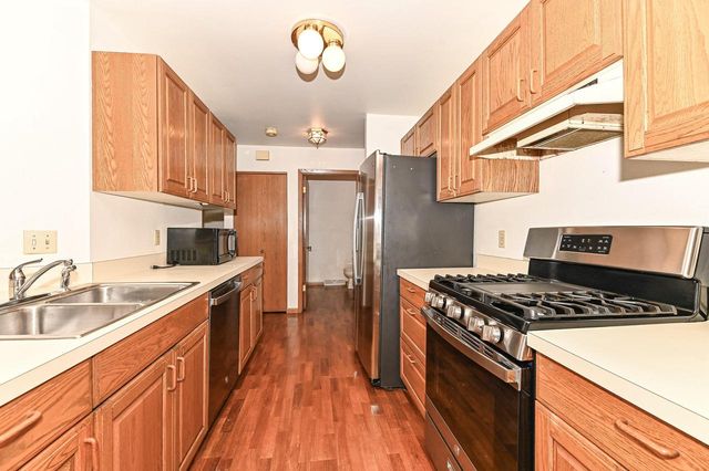 13526 W Fountain COURT, New Berlin, WI 53151