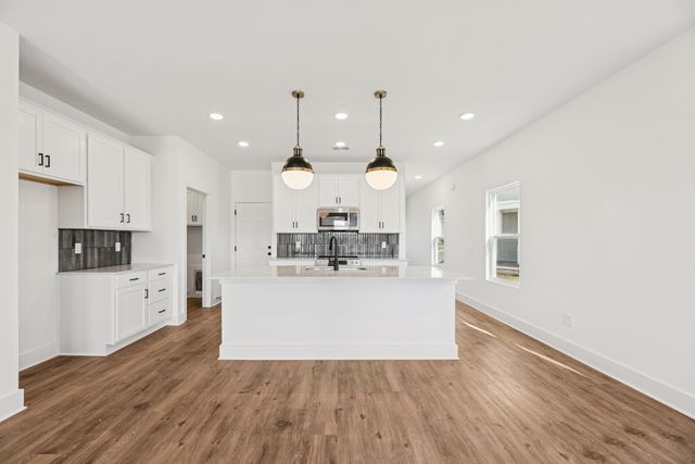 553 Canal Circle, Nashville, TN 37214