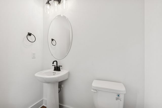 553 Canal Circle, Nashville, TN 37214