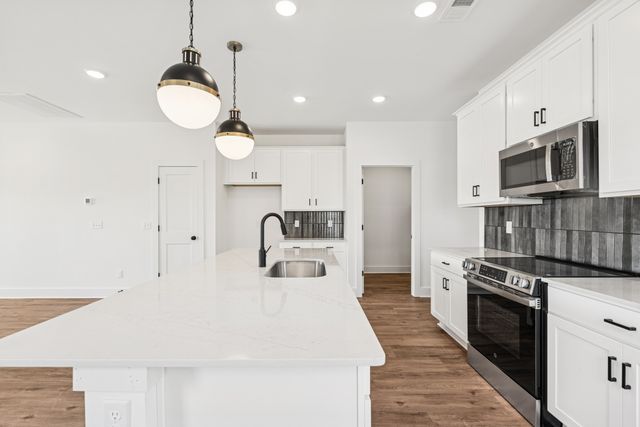 553 Canal Circle, Nashville, TN 37214