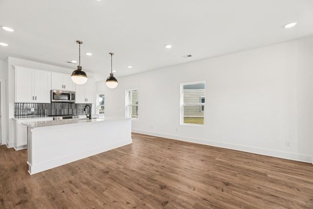 553 Canal Circle, Nashville, TN 37214