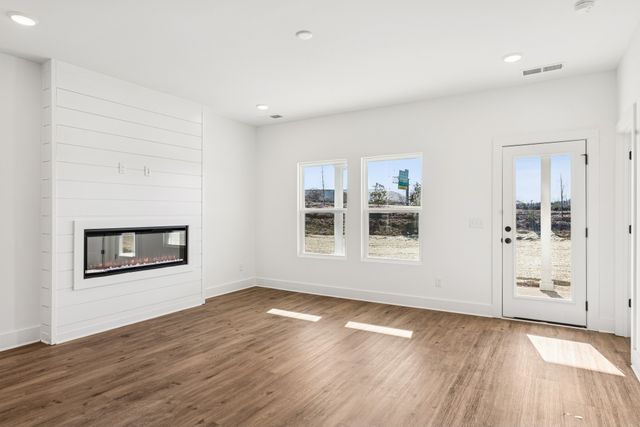 553 Canal Circle, Nashville, TN 37214