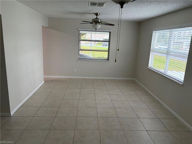 12 Desert Candle CIR, Lehigh Acres, FL 33936