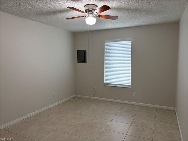 12 Desert Candle CIR, Lehigh Acres, FL 33936