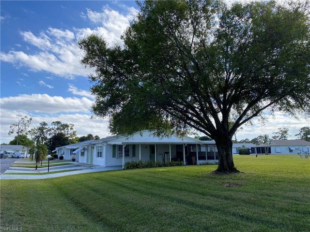 12 Desert Candle CIR, Lehigh Acres, FL 33936