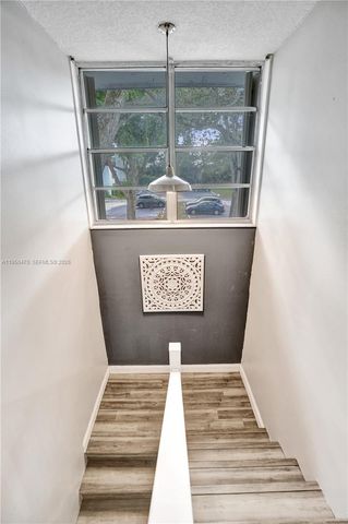 9451 Live Oak Pl 102, Davie, FL 33324