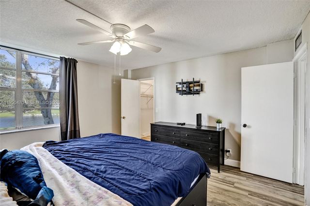 9451 Live Oak Pl 102, Davie, FL 33324