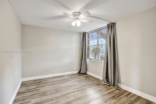 9451 Live Oak Pl 102, Davie, FL 33324