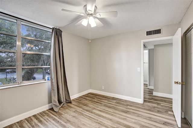 9451 Live Oak Pl 102, Davie, FL 33324