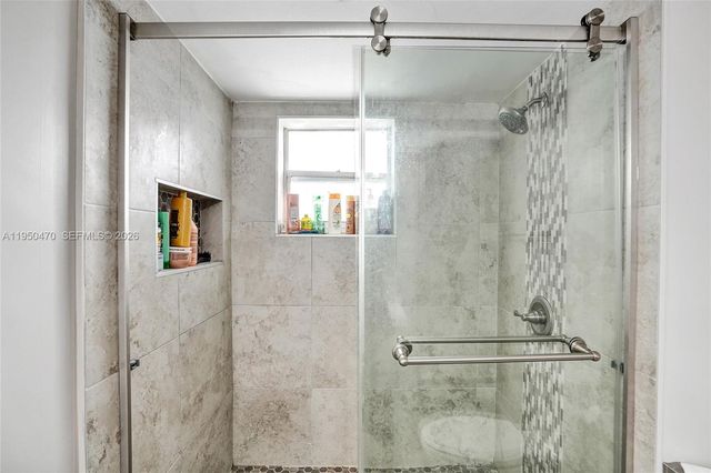 9451 Live Oak Pl 102, Davie, FL 33324