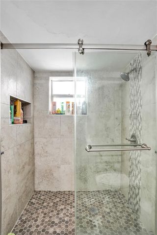 9451 Live Oak Pl 102, Davie, FL 33324