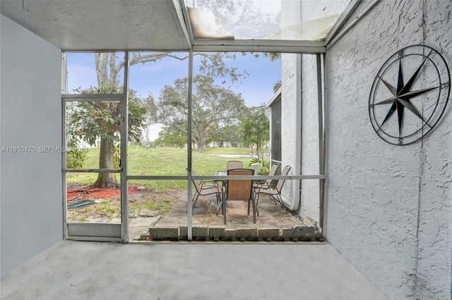 9451 Live Oak Pl 102, Davie, FL 33324