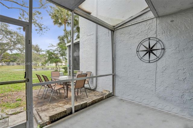 9451 Live Oak Pl 102, Davie, FL 33324