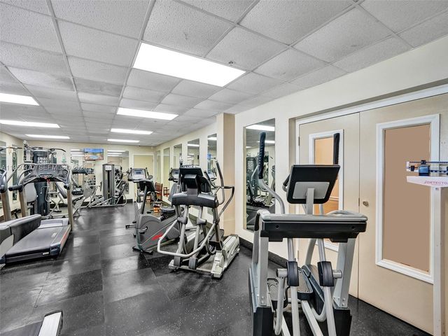 9451 Live Oak Pl 102, Davie, FL 33324