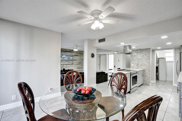 9451 Live Oak Pl 102, Davie, FL 33324