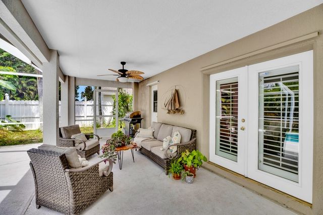 589 Willow Court, Sebastian, FL 32958