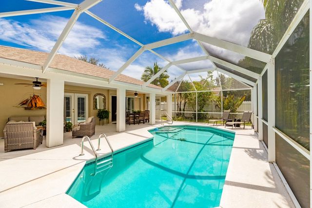 589 Willow Court, Sebastian, FL 32958