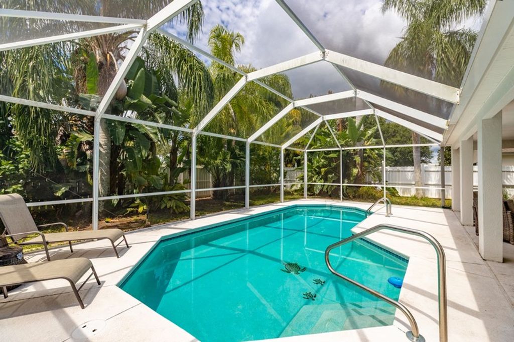 589 Willow Court, Sebastian, FL 32958