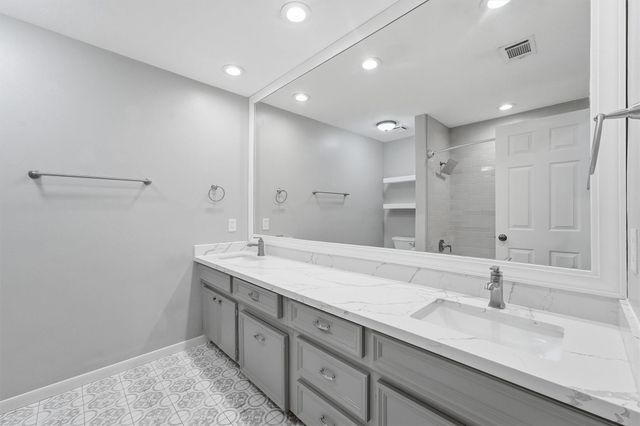 15718 Echo Lodge Drive, Houston, TX 77095