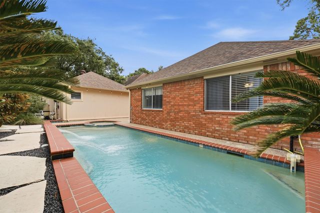 15718 Echo Lodge Drive, Houston, TX 77095