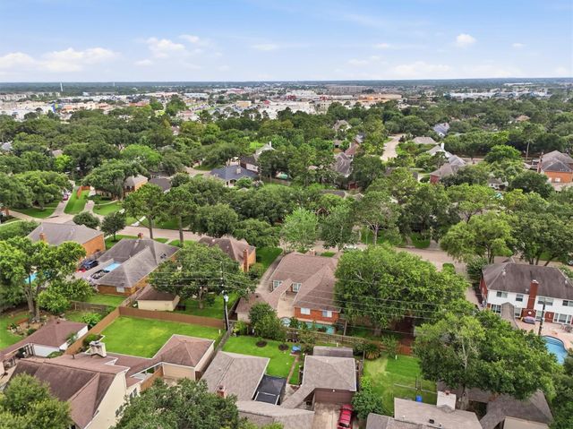 15718 Echo Lodge Drive, Houston, TX 77095